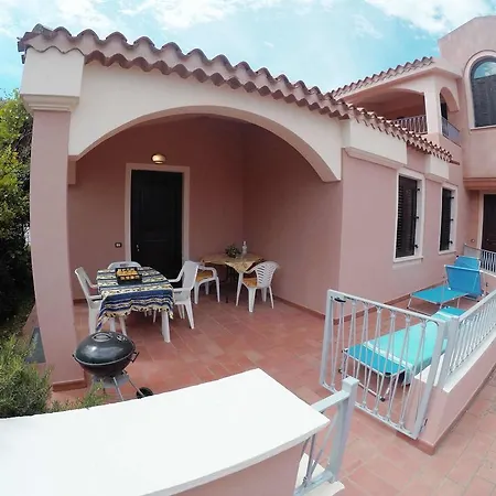 Porto Frailis بيت للعطل *